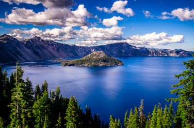A view of Crater Lake National Park on a sunny day