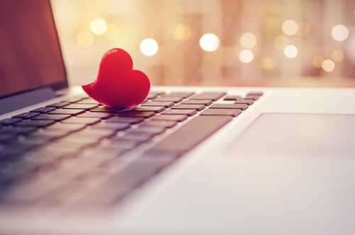 A heart creating an online dating account