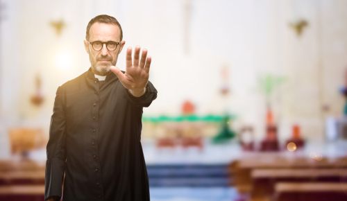 A priest turning Americans away from organized religion