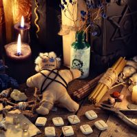 Voodoo vs. Hoodoo: What’s the Difference?