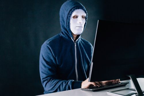 An anonymous person with rude behavior on the computer