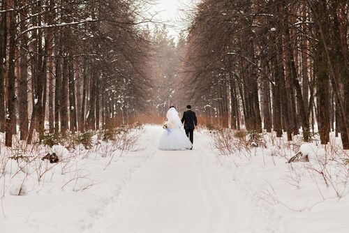 Bride and Groom at a Winter Wedding