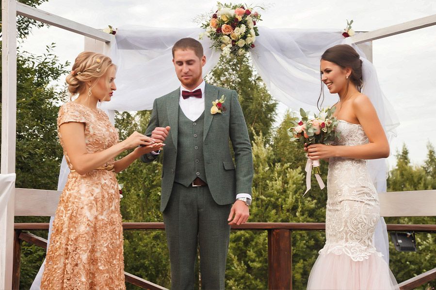 bride and groom at traditional irish wedding