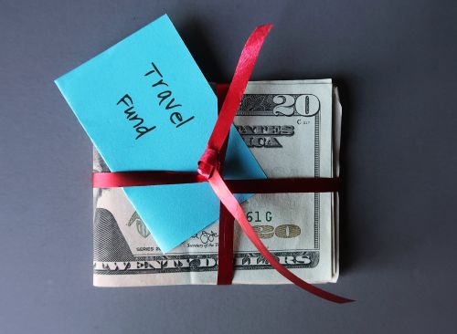 Travel Fund Post-It on a Honeymoon Money Bundle