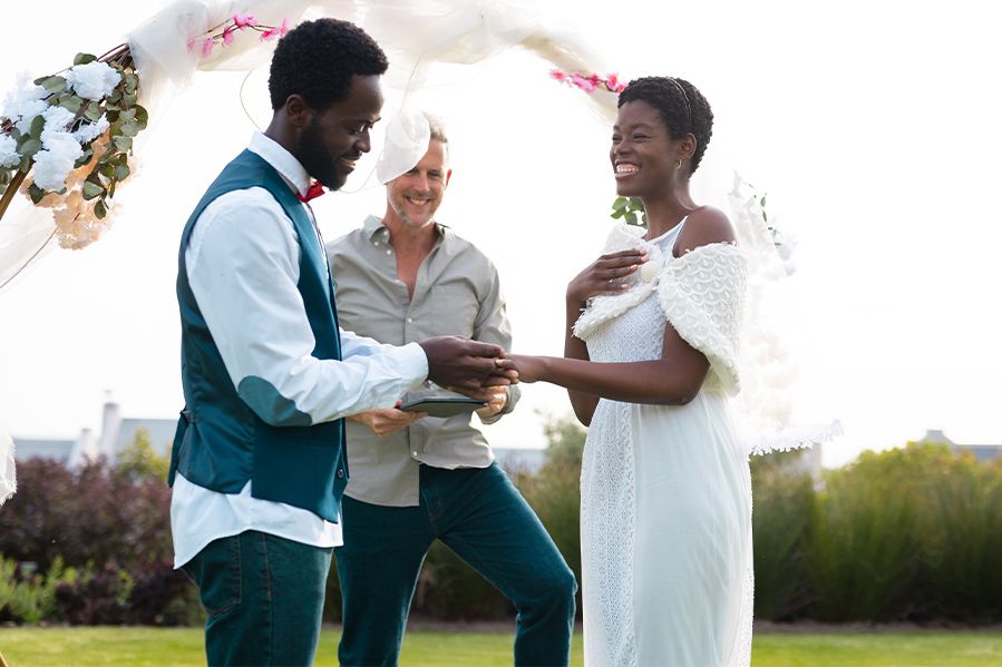universal life church officiant performing wedding