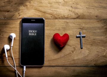 Navigating Faith in a Digital World: Your Guide to Staying Connected