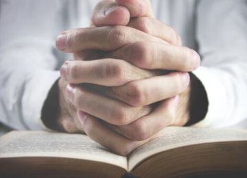 Ethical Dilemmas in Ministry: Balancing Personal Beliefs with Ministerial Duties