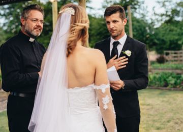 Tips for Finding the Right Wedding Officiant