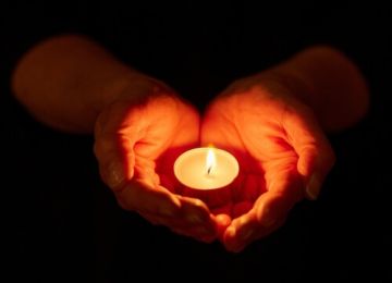 Lighting the Way: The Spiritual Significance of Candles in Religious Rituals