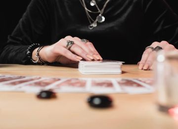 How To Use Tarot Cards for Beginners